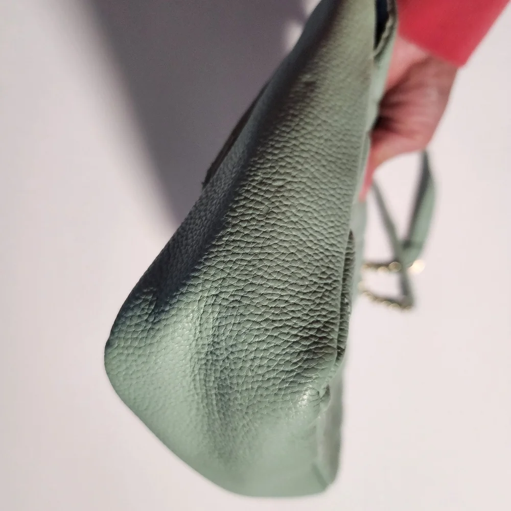 Forever 21 Quilted Mint Green Shoulder Bag with Gold Chain - Picture 12 of 16